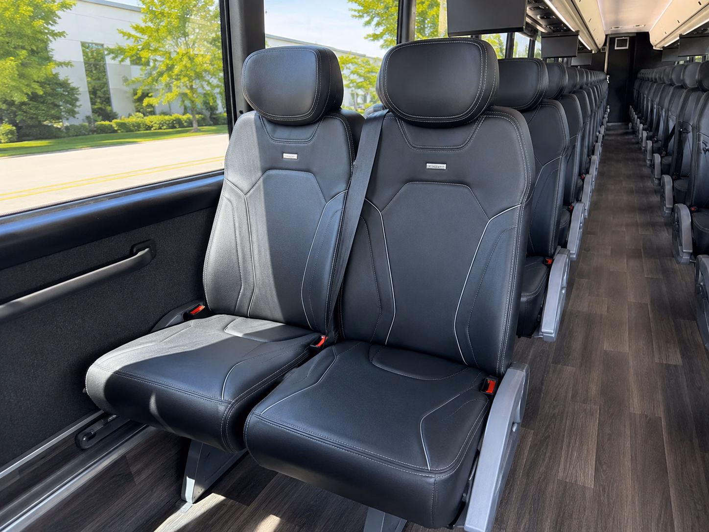 charterbusservicesmemphis com is the easiest way to compare wine tour buses across the memphis metro