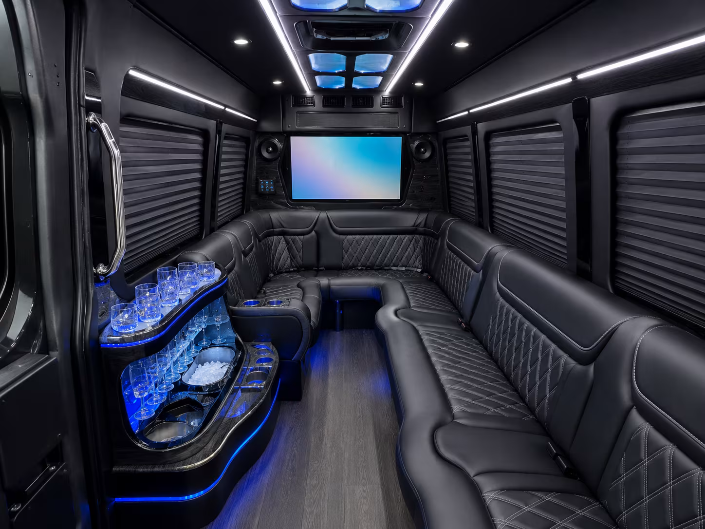 let charterbusservicesmemphis com handle your memphis airport corporate transfers