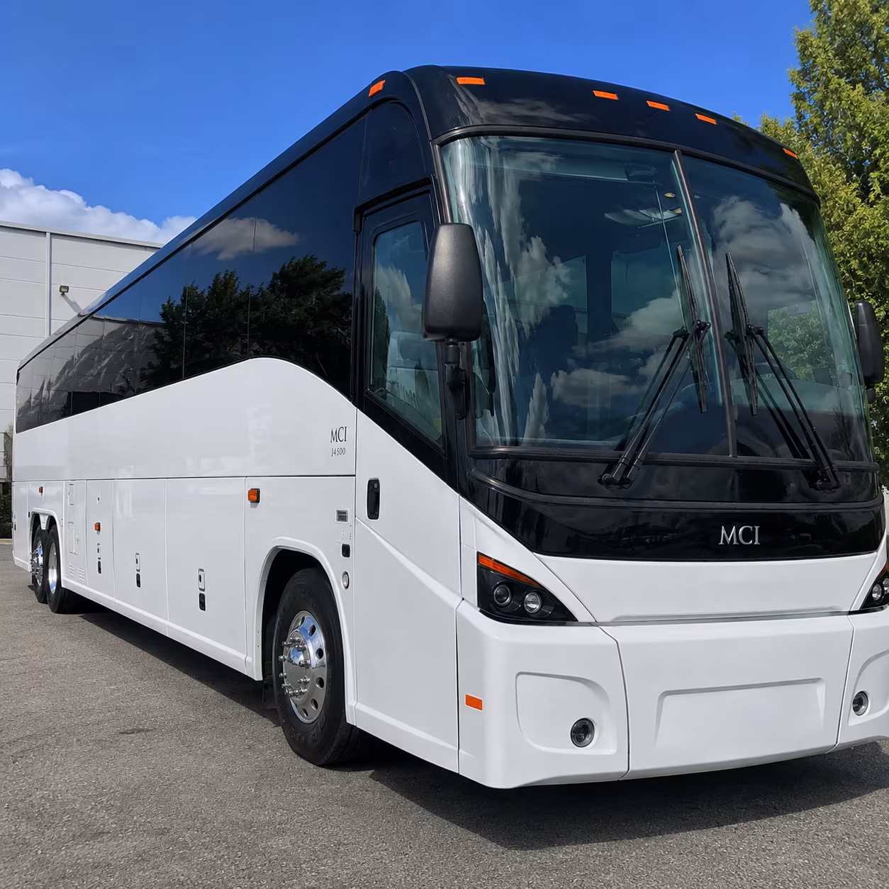 we help you compare shift change shuttles for airport cargo and logistics workers